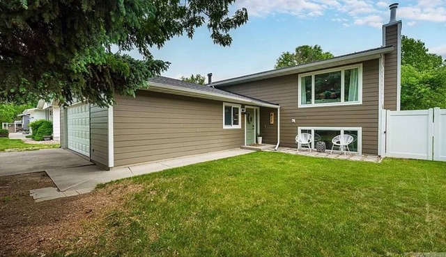 HGTV-Worthy 5-bd 3 ba house in peaceful Billings 5 mins from airport/hiking