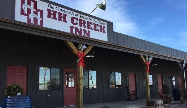 HH Creek Inn