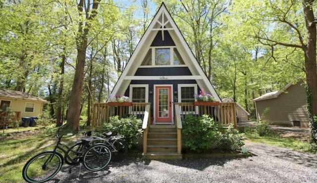 hi-A-tus A-frame in Ocean Pines with access to 5 pools and 10min to beaches! nnn
