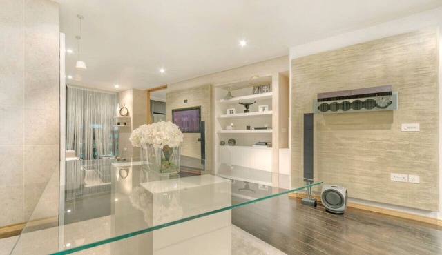 Hi-End 2BR, 2BA, Apt, Heart of Canary Wharf