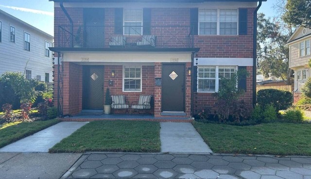 Hi Guest! It’s the upstairs of a cozy duplex.