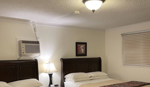 Hi-Way Motel