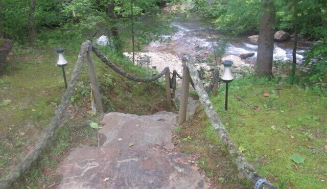 Hiawassee river cabin $ 85 per night ON THE BEAUTIFUL HIAWASSEE RIVER