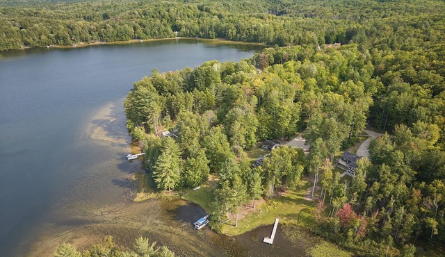 Hiawatha Snowd Inn – Modern Lakefront Retreat | Dock Firepit A/C