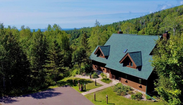 Hibernation House at Lutsen, Hibernation House at Lutsen