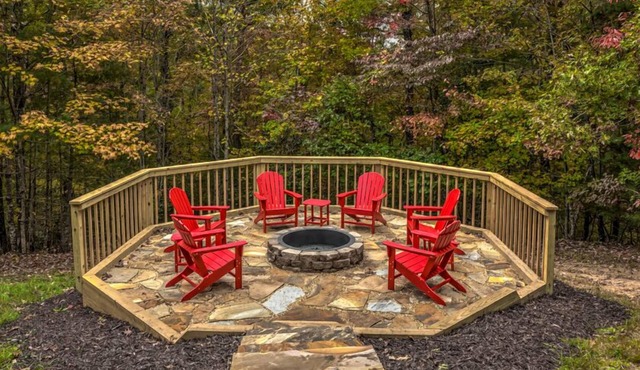 Hibernation Station - Pet Friendly | Hot Tub | Fire Pit | Pool Table & Arcade Games