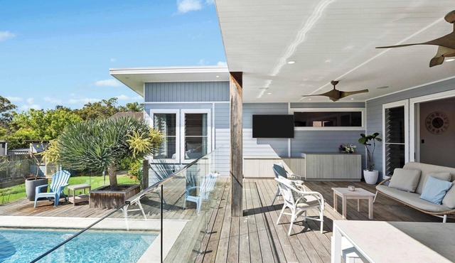 Hibiscus by Coast Hosting