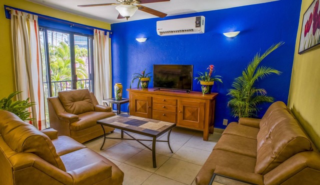 Hibiscus Suite ~ A Villa Garden