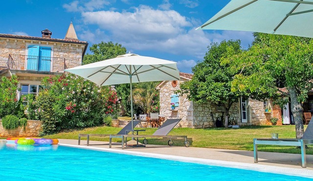 Hibiskus by Interhome