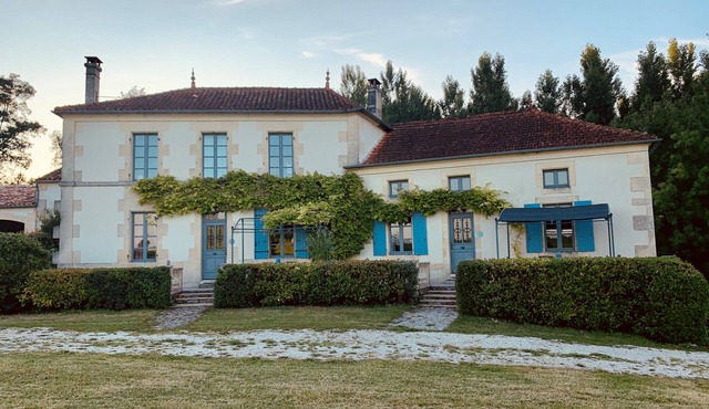 Hibou - charming 2 bedroom gite with pool