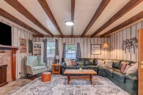 Hickory Haven - Stunning Lake Views - Private Dock