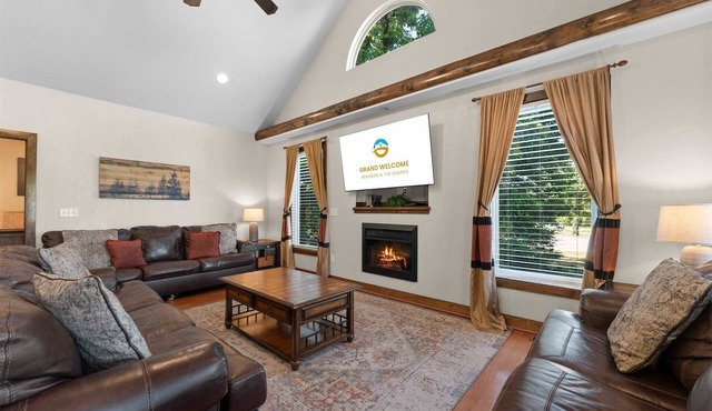 Hickory Hideaway w/Communal Pool Access