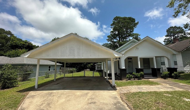 Hickory House - 4 Bedrooms - Sleeps Up To 8