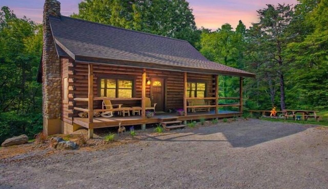 Hickory House | Hocking Hills, 30 Acres, Pets