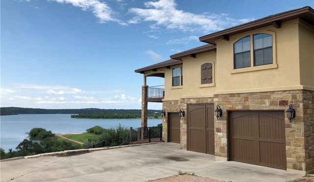 Hickory Lake House on Lake Travis 5 min to Hidden Falls Adv Park or Camp Creek n