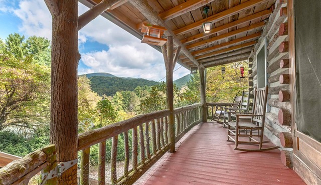 Hickory Nut Lodge, Romantic, Cozy, Amazing Views, Hot Tub, Fireplace, Pets OK