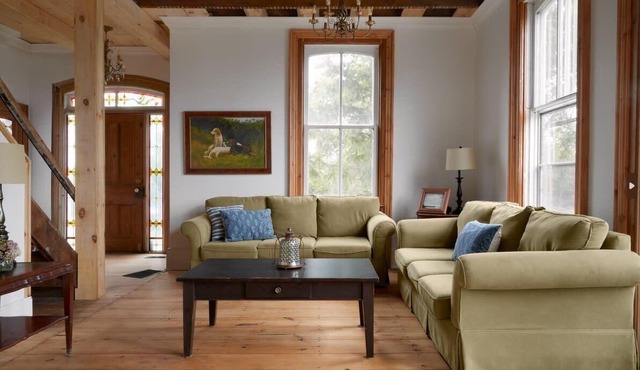 Hicks Holme - Beach Front Victorian