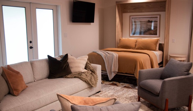 Hidden 70 Acre Farm stay W/Horses, Goats, Mini Horses, and other farm animals