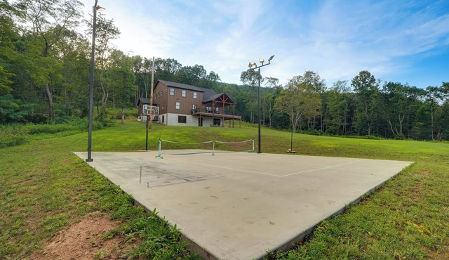 Hidden Acres Retreat | Pickleball + Basketball Court!