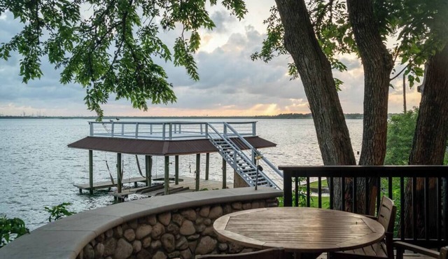 Hidden Bay Front W/Private Dock