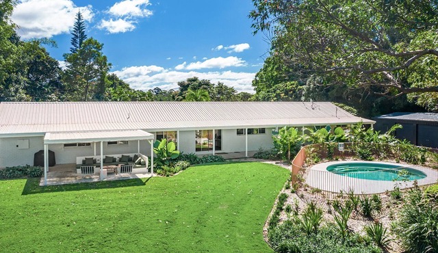 Hidden Byron - designer hinterland oasis with pool, fireplace and firepit