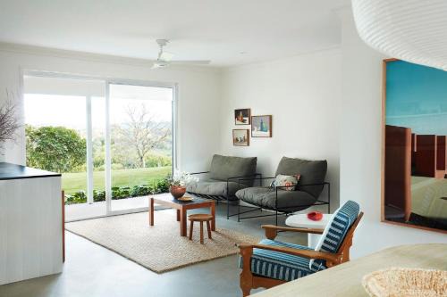 Hidden Byron - designer hinterland oasis with pool, fireplace and firepit