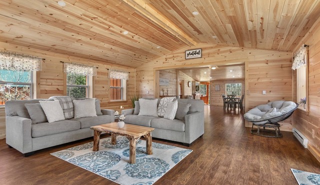 Hidden Cabin W Fire Pit Lake Access Hot Tub Kayaks