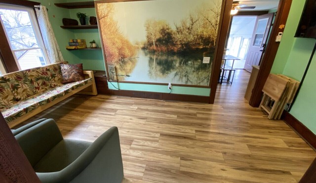 Hidden Charm Suites - R&R Suite Downtown Retreat
