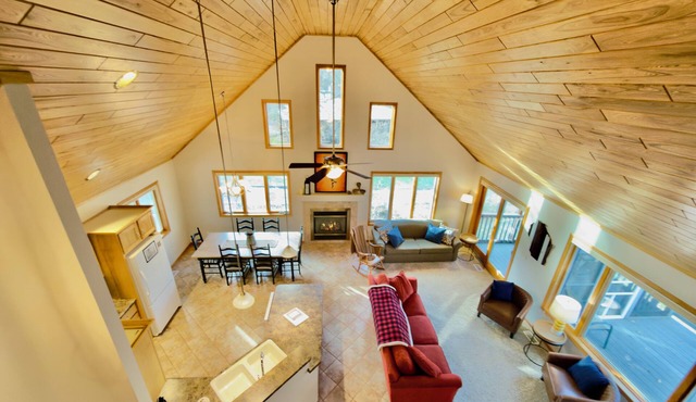 HIDDEN COVE at Prairie Lake: 3BR Waterfront Retreat on Quiet Bay on Chetek Chain