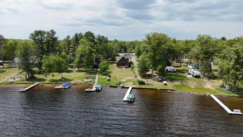 Hidden Cove - Beauty on the Lake!
