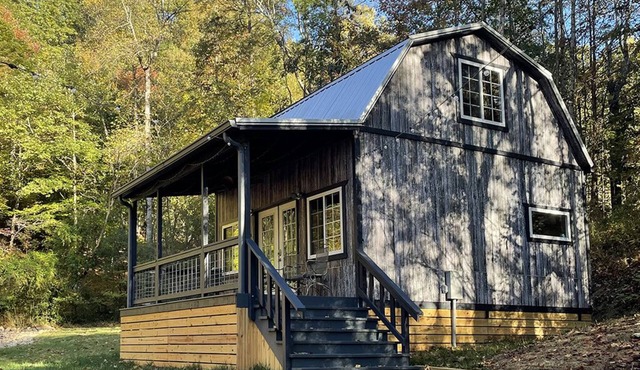 Hidden Cove Cabin at The Pines: Hand Crafted Charm in Peaceful Wooded Cove