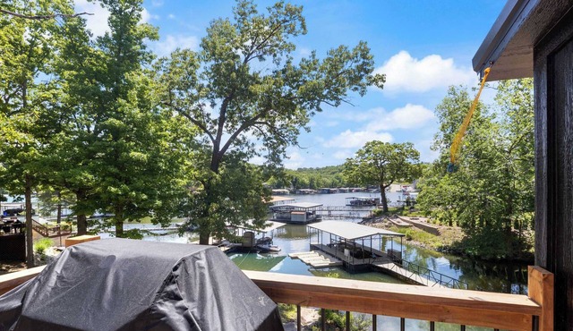 ‼️Hidden Cove Oasis‼️| 4BR Lakefront Retreat