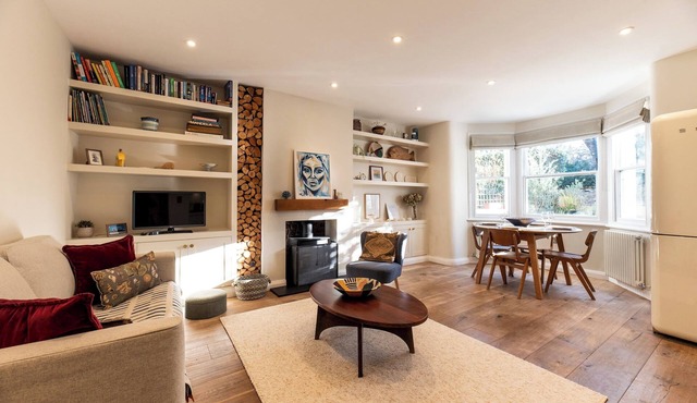 Hidden Cozy 2BR Riverside Richmond Gem - Pass the Keys