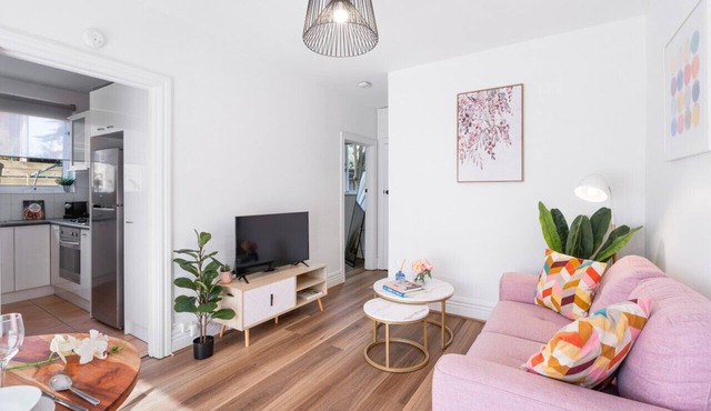 Hidden Cozy Gem In Caulfield North