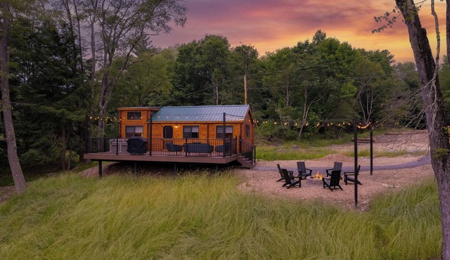 Hidden Creek Hideaway w/Hot Tub & Views + Fire Pit