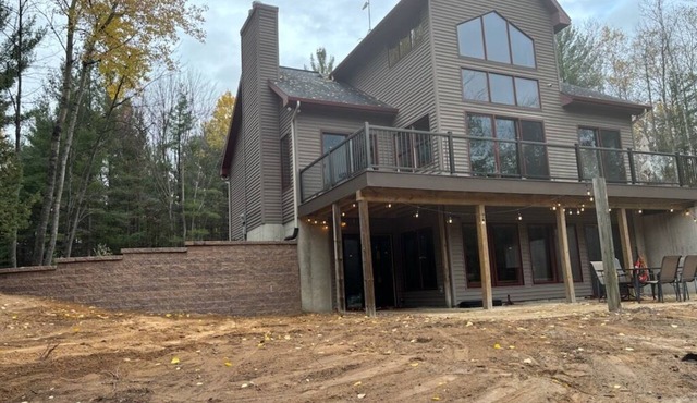 Hidden Creek Hideaway: Sun, Sauna & Game Nights – Hidden Creek Has It All