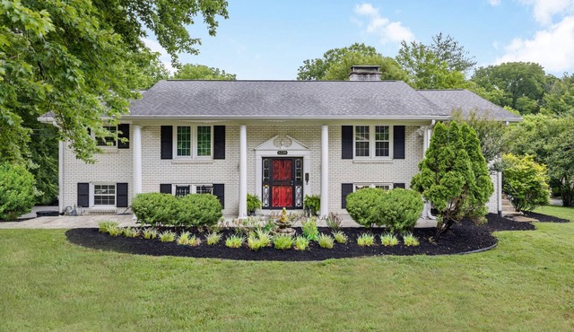 Hidden Creekside Oasis – Minutes to Downtown Nashville