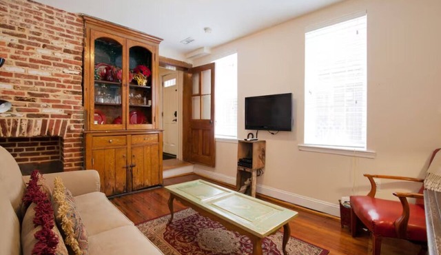 Hidden Fells Point Gem/Private Courtyard Patio