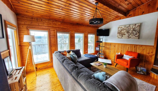 Hidden Forest Lake House on George's Lake