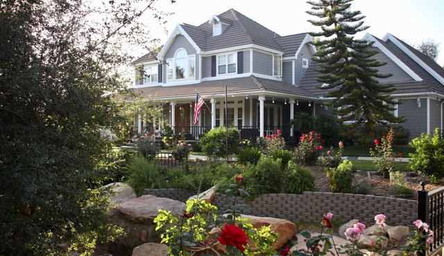 Hidden Garden Estates - Breathtaking Views, Lush Landscape, Pool & Spa .