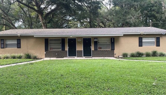 Hidden gem! 2 bedroom 1 bath less than 10 minutes from Tallahassee airport