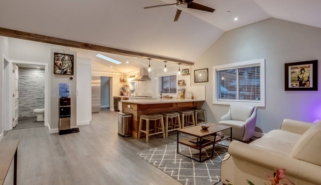 Hidden Gem * 3 Beds Near Golden