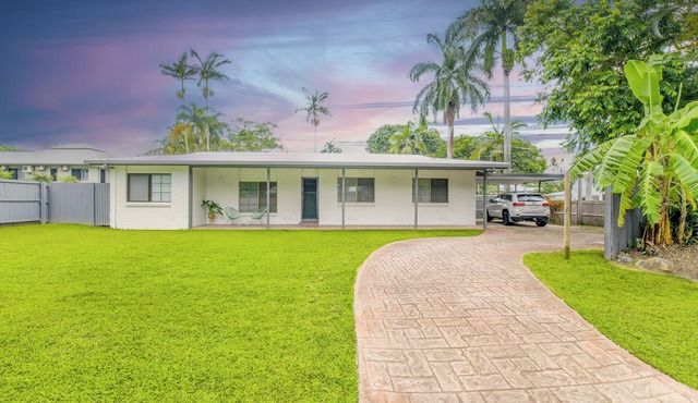 Hidden Gem 3BR Home in Cairnsn Close to Airport, CBD & Attractions