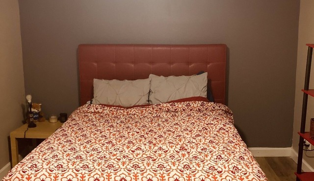 HIDDEN GEM! 7 MINS TO AIRPORT W/PRIVATE ENTRANCE