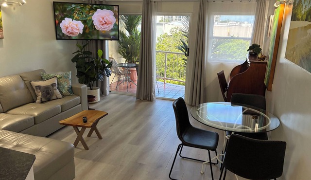 Hidden Gem apartment in the heart of Cairns. Free Parking