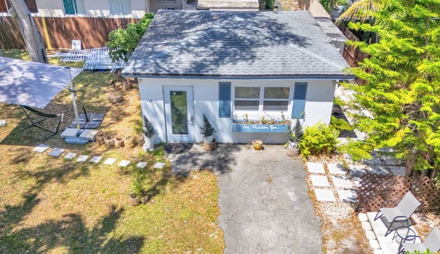 Hidden Gem Charming cottage in biscayne park with AC and Wifi