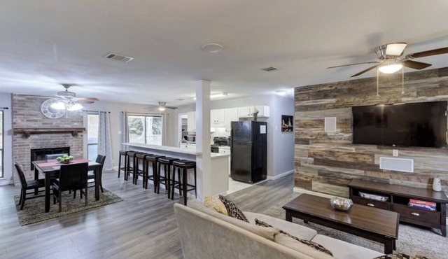 HIDDEN GEM! - CLOSE TO SEAWORLD AND LACKLAND AFB