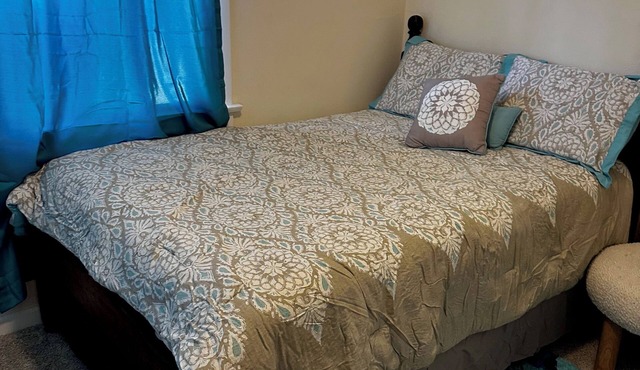 Hidden Gem. Comfy 2 Bedroom Home near NOS Event Center.