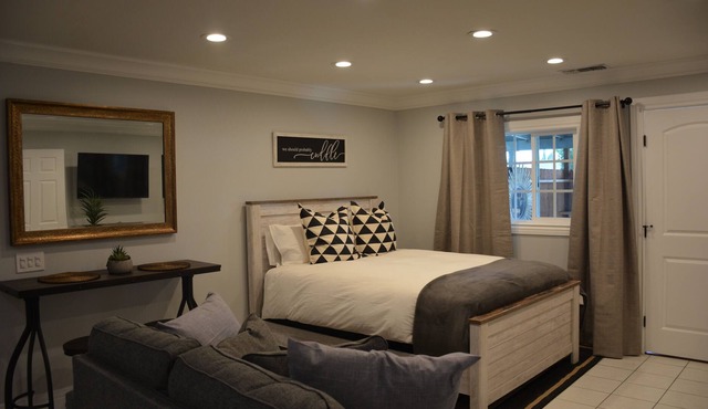 Hidden Gem Cottage near Disneyland and beach cities.