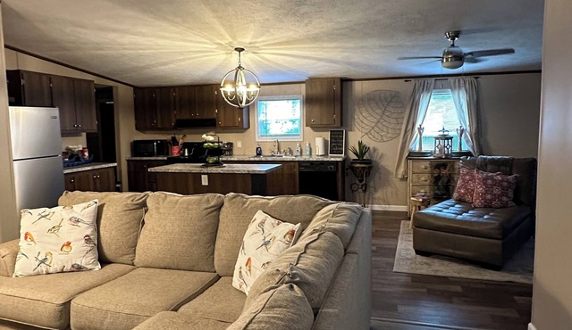 Hidden Gem county setting with huge front yard